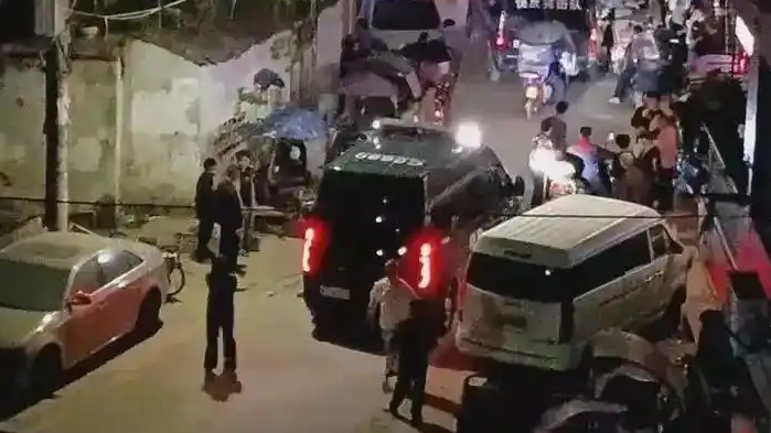  被母亲殴打致死女童父亲从国外返回
