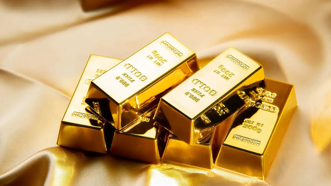 金店老板囤黄金7天亏40多万：有点慌