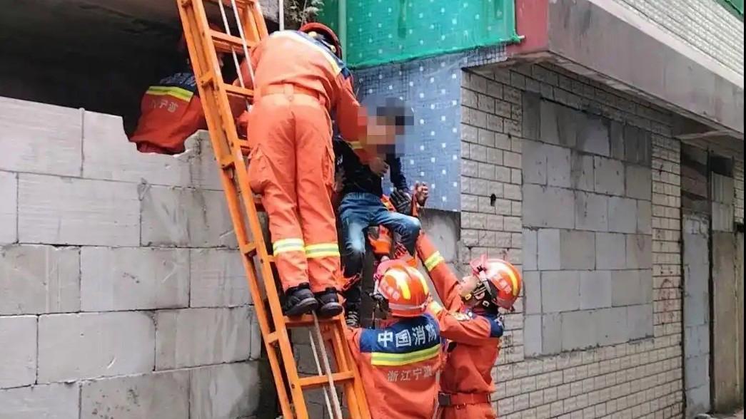 宁波熊孩子掉废弃房屋十多天系谣言