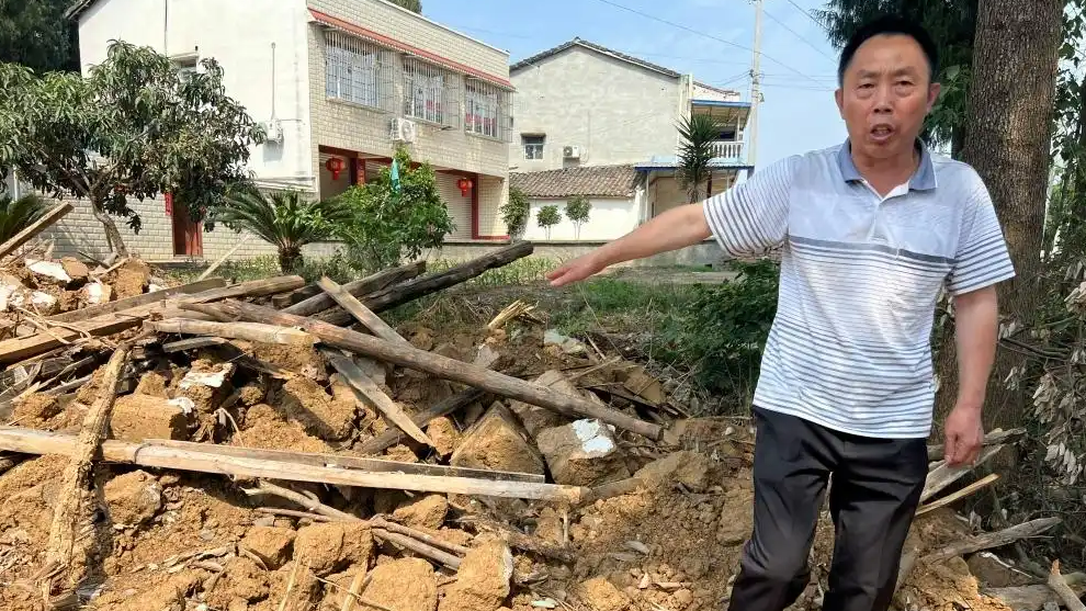  村民在外务工老宅被拆 镇政府：误拆