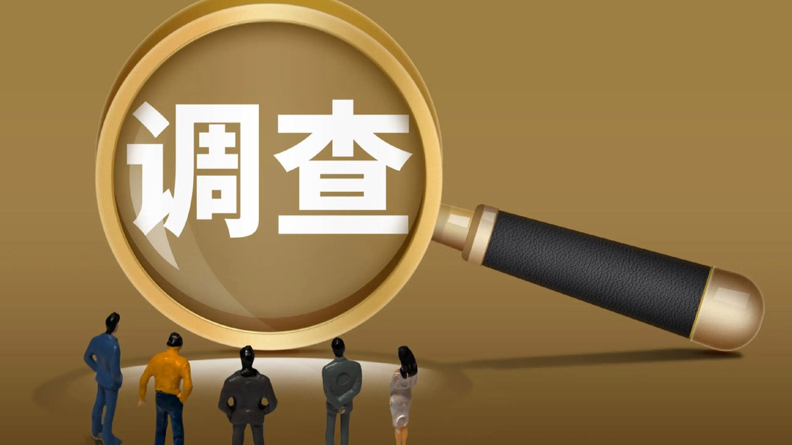  云南景洪通报肉铺摊主用刀刮脚