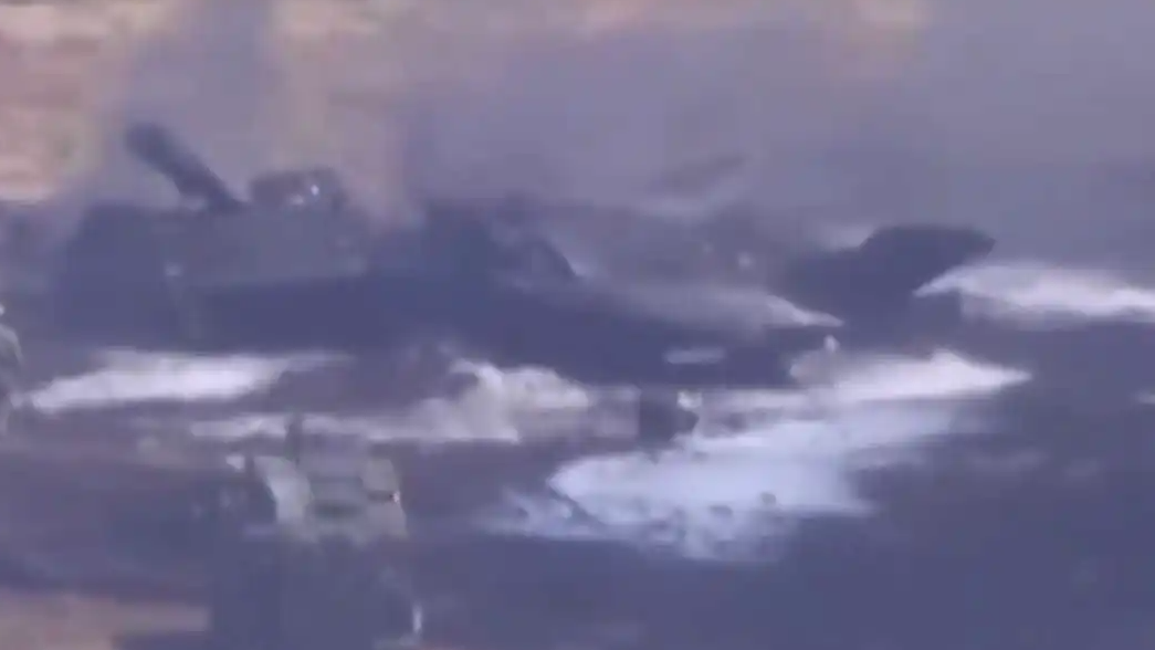 美军一架F-35隐形战机坠毁