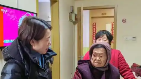 陆军航空兵英文喊话霸气驱离外机