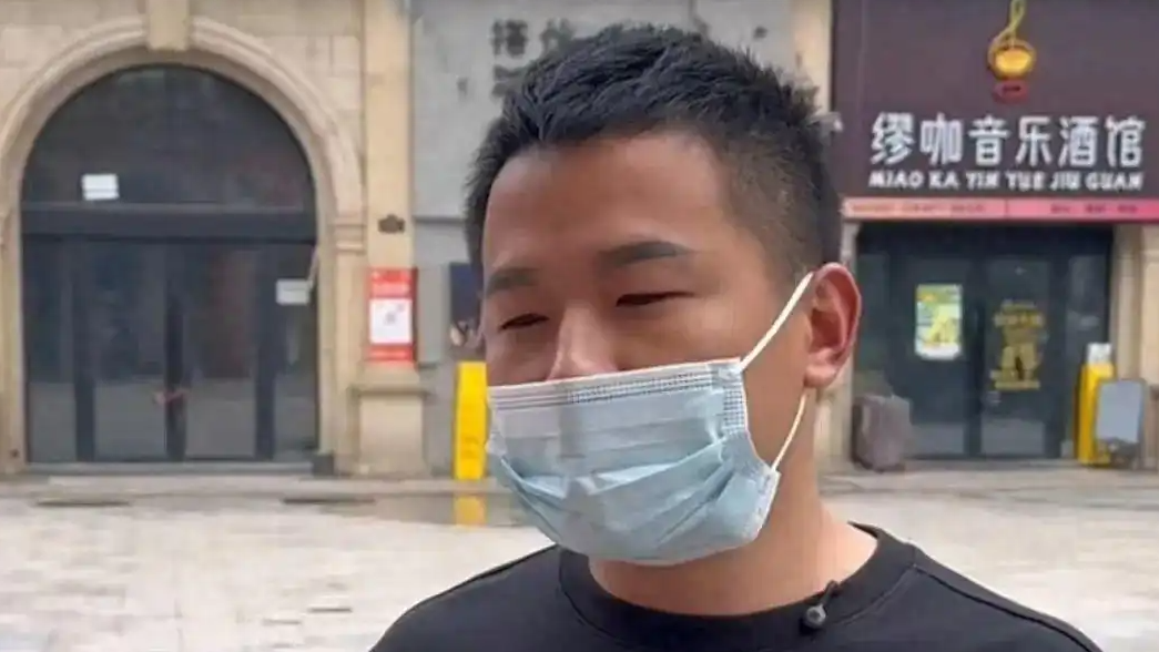  男子婚都离了婚纱照还没拍完