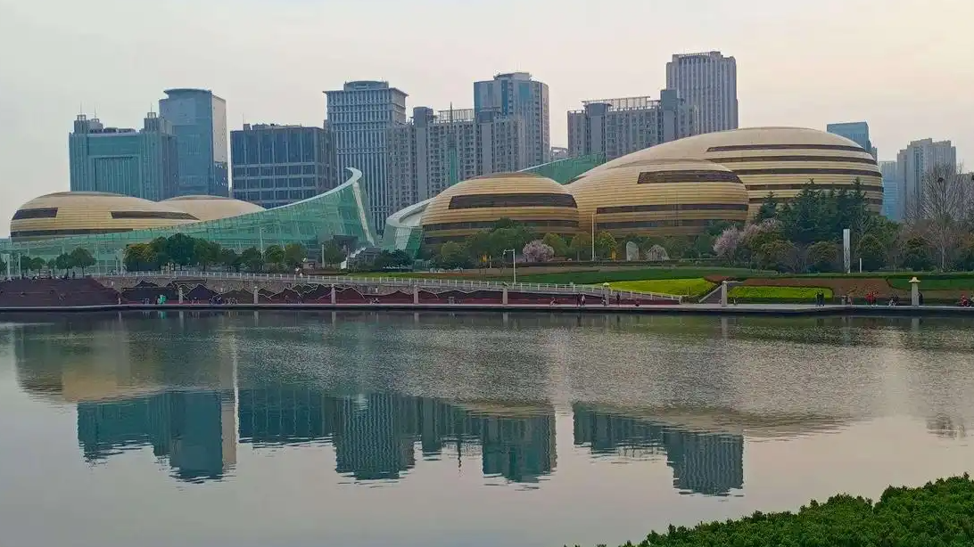 投资1.6亿的黄河不夜城停摆