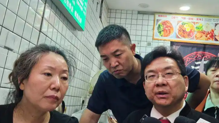  成都27岁女子家门口遇害案庭审取消