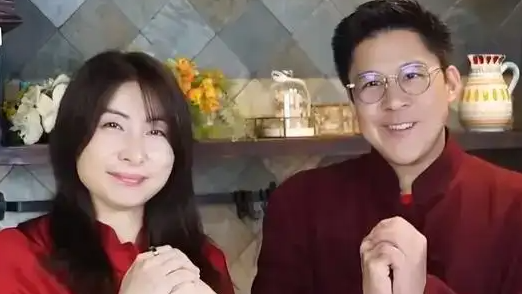 霍启刚郭晶晶合体拜年