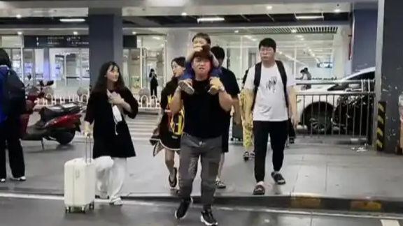  16个外甥又到舅舅家过暑假了