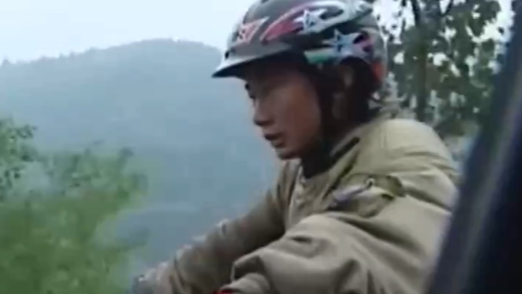 张雪回忆冒雨追赶摄制组