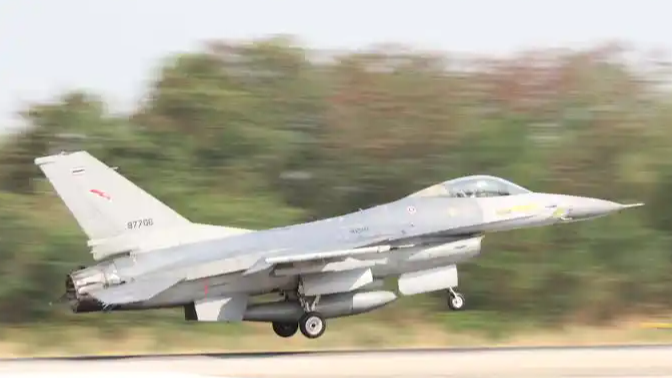 泰军在泰柬边境部署F-16战机