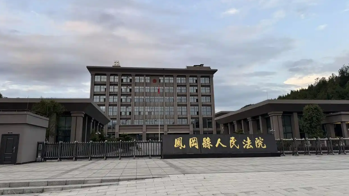 俄罗斯罗斯托夫市中心发生强烈爆炸