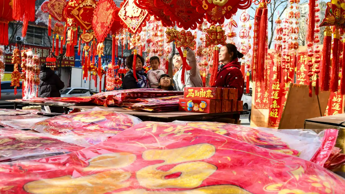 “反向过年” 让年味儿更“新”