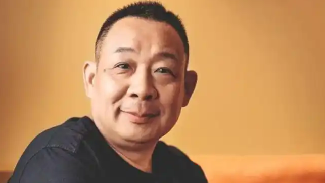 于东来在小店吃饭200元餐费付2000