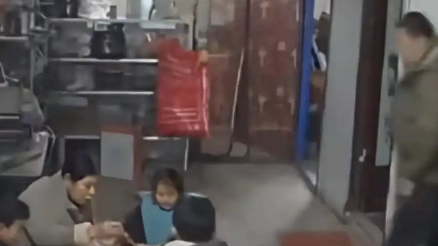 30岁男子如厕时猝死