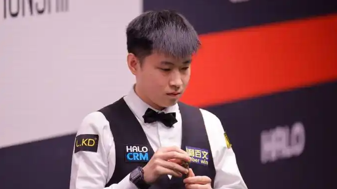 赵心童连丢5局3-5落后墨菲