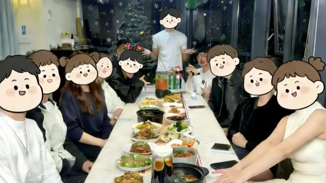 年轻人为啥爱上“盲盒饭局”