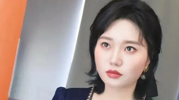 李雪琴瘦出了下颌线
