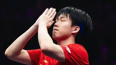 中国男篮赛后更衣室疯狂庆祝