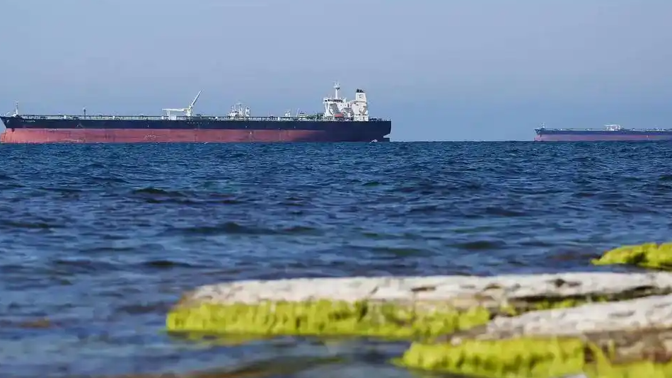 多艘油轮突破美封锁离开委水域