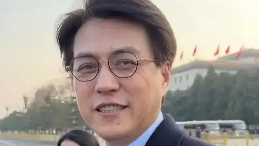 靳东热情喊话外国人来中国