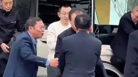  王健林现身贵州考察