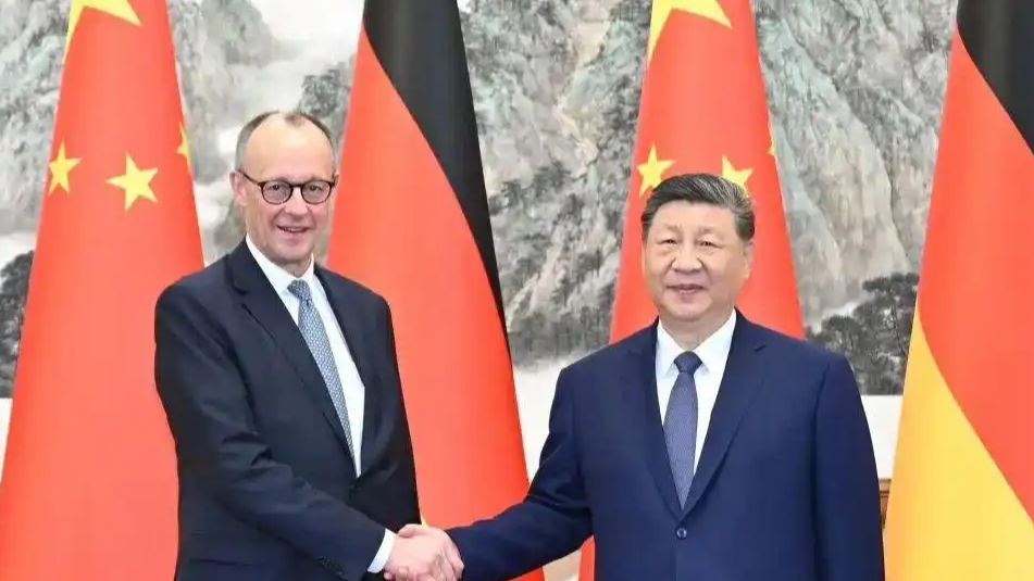 习近平会见德国总理默茨