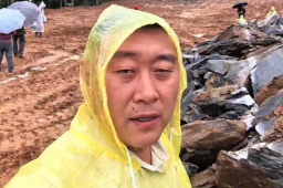 网红村支书因女儿重度抑郁决定辞职