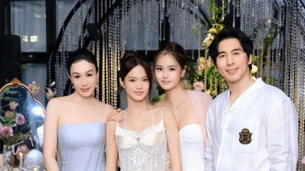 钟丽缇女儿18岁生日 继父送《民法典》