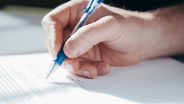 公务员为离职故意旷工触发辞退条款