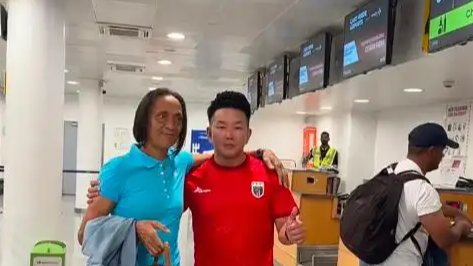  中国商人助力佛得角门将母亲赴美观赛