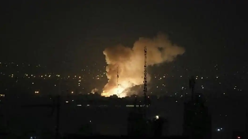 伊防长等约40名官员在袭击中死亡