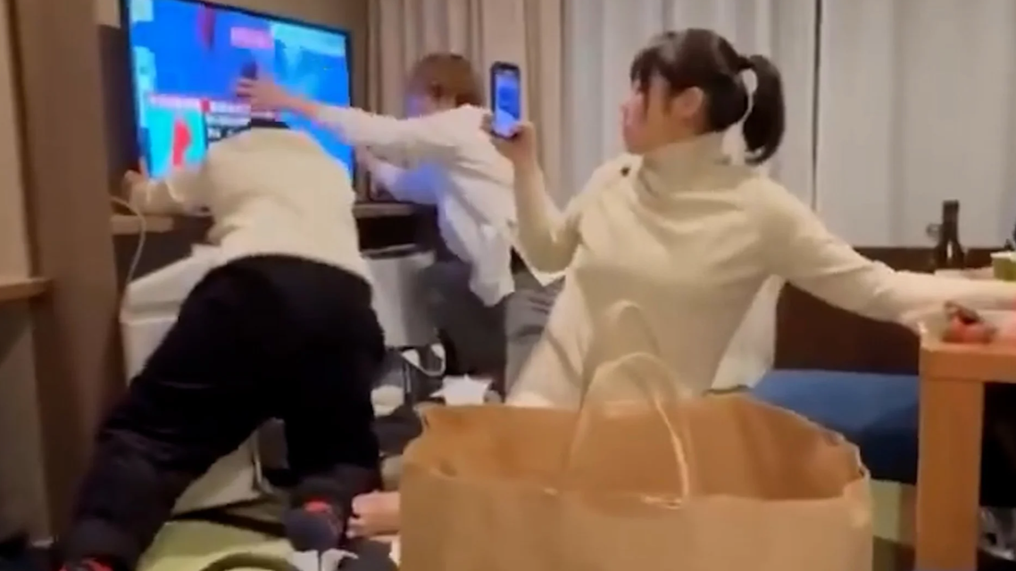 日本震中突发大火 民众开车逃命