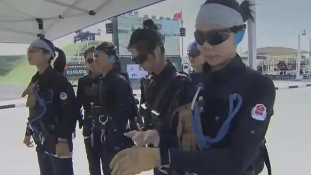 中国女子特警队实力碾压美国男队