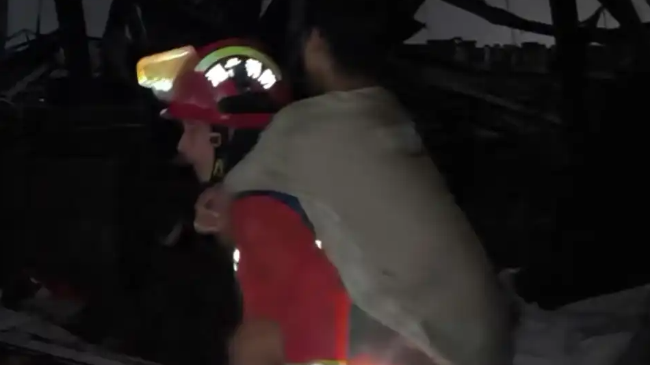 救援现场“到处都是喊救命的人”