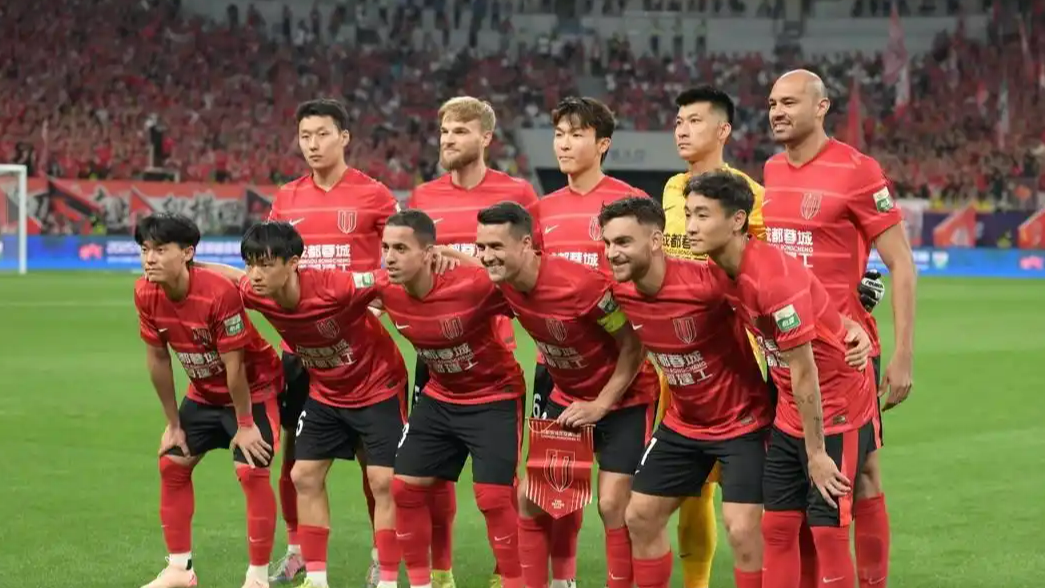  成都蓉城1-0上海申花登頂榜首