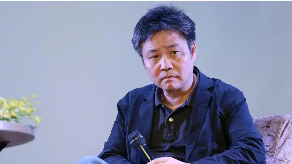  作家获奖后追忆已故女友 余华回应