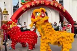   十一假期婚宴“降温” 缩略图