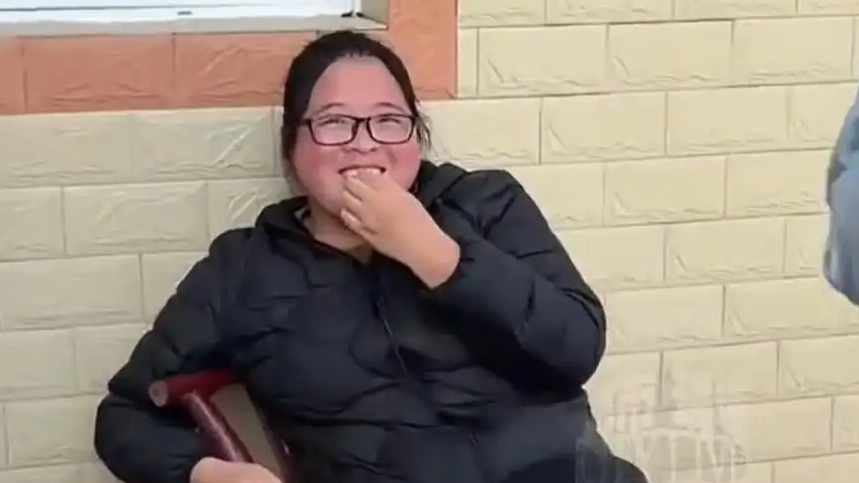  女子1人喝倒全家5个男人