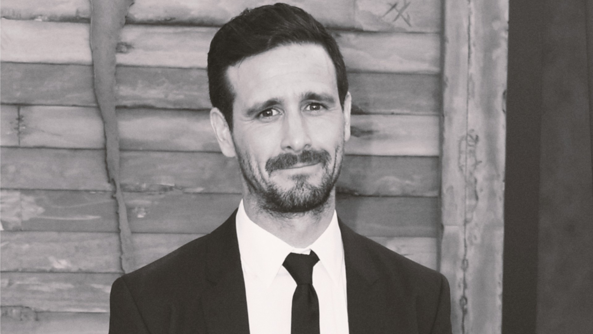 46岁生命戛然而止！《火线》演员詹姆斯·兰索恩家中自杀，遗孀含泪发起心理健康募捐