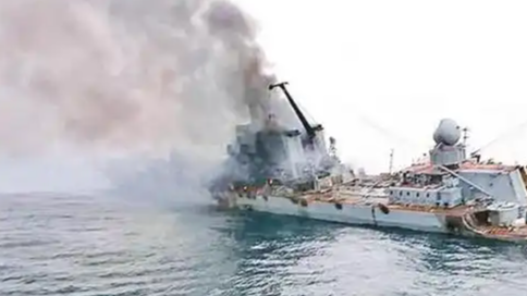 乌克兰称袭击并损坏一艘俄军舰