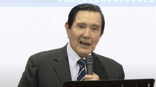 管虎做鬼脸被朱一龙提醒