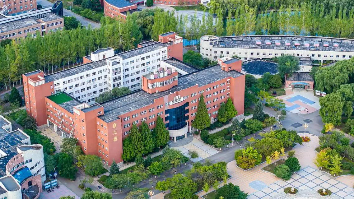 大学正在往县城“跑”