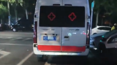  邯郸救护车出现在辽宁 号牌被遮挡