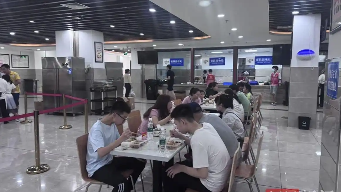 重庆荣昌“赢麻了”背后站着三个人