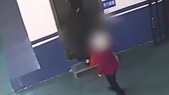阿婆整理老伴遗物翻出154发子弹上交