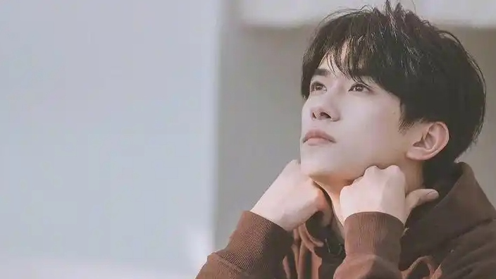  易烊千玺李庚希《狂野时代》有吻戏