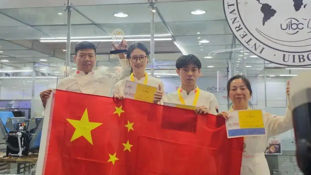 黄一鸣曝王思聪不给抚养费