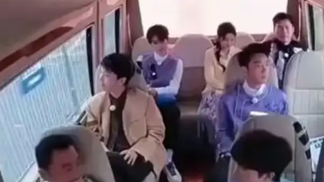 《奔跑吧》嘉宾安全带疑似后期P的