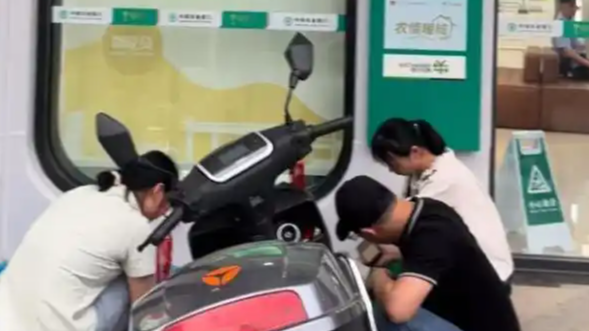  “病重老人取钱死于银行”暴露了啥