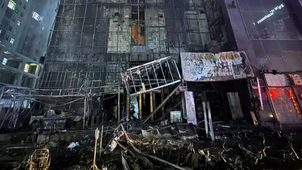 太原高层建筑着火致24伤